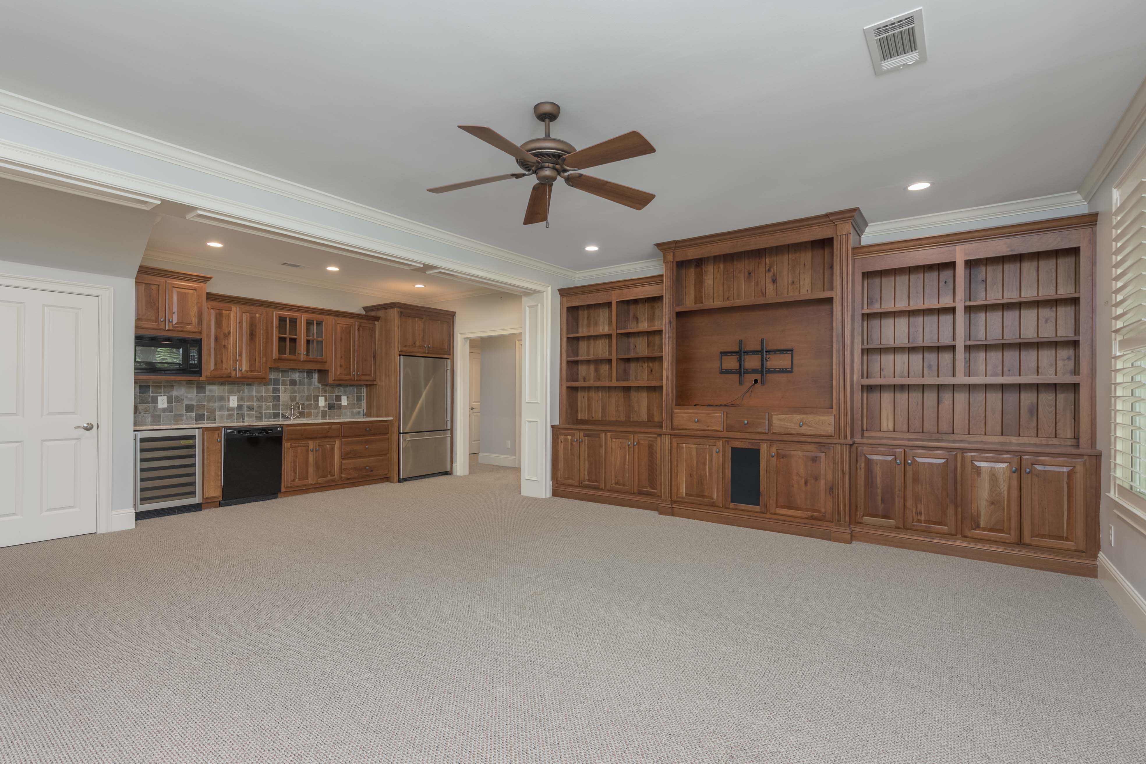 1050 Dejarnet Place image 33